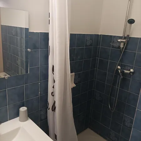 Studio 2 Personnes Dans Avec Piscine Fréjus